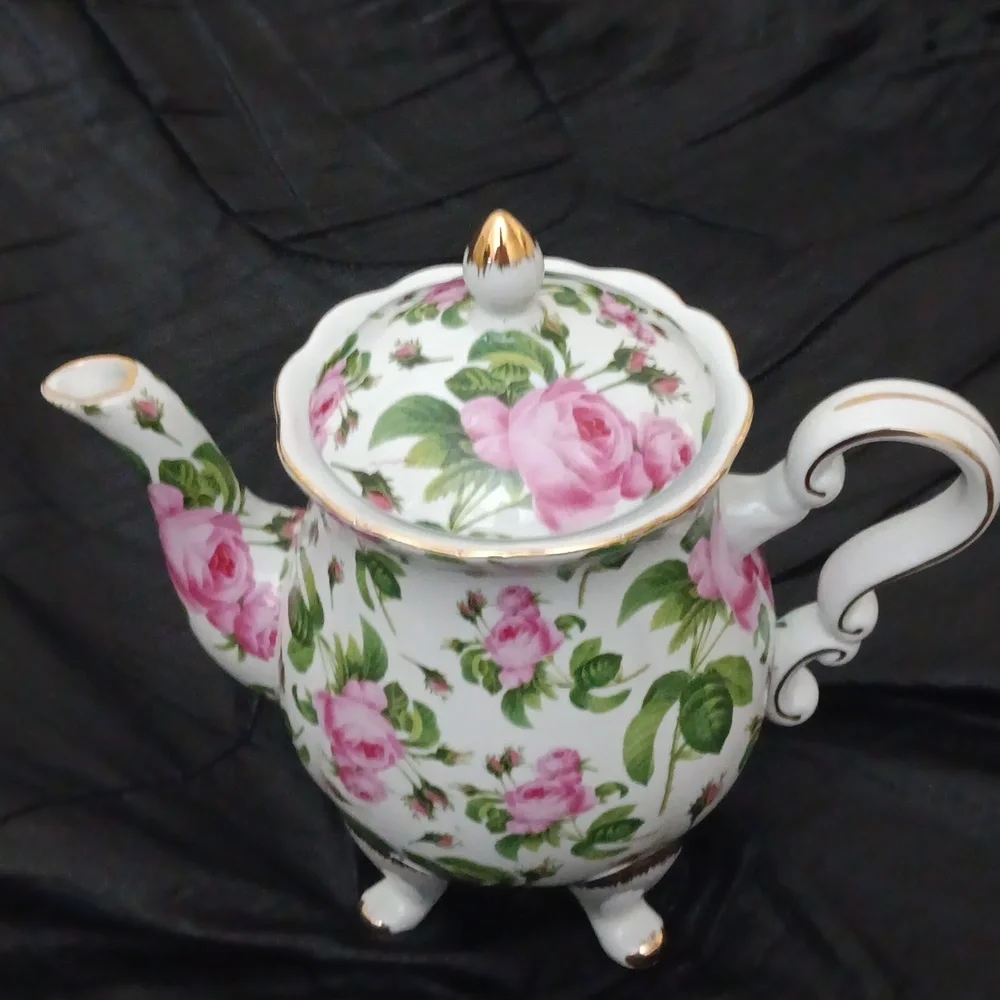 Vintage Victoria.s Garden Porcelain Teapot - Picture 3 of 7